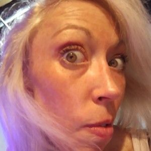 Meet your Posher, Leslie